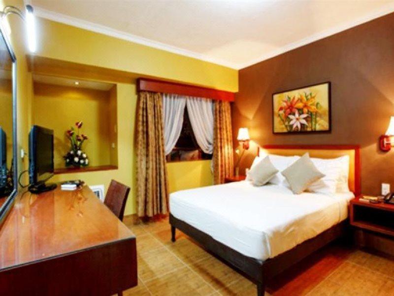 Pamulinawen Hotel Лаоаг Экстерьер фото